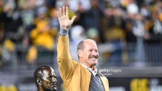 Hilton, Steelers Agree to One-Year Contract (Steelers News)