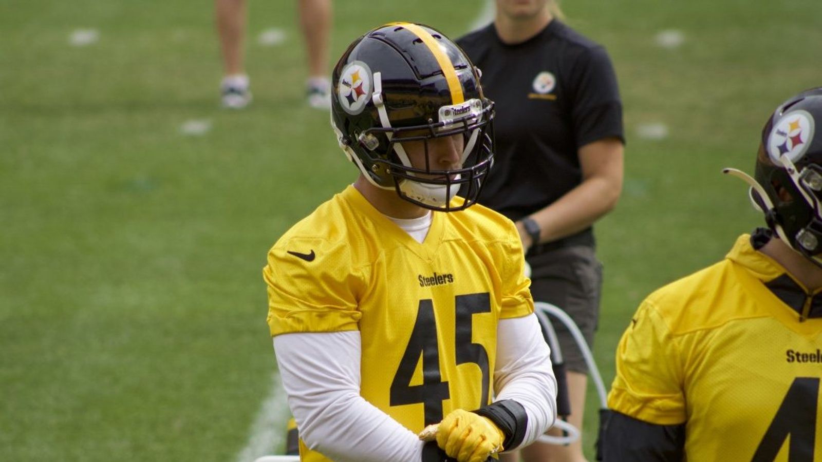 REPORT Steelers Restructure LB Joe Schobert's Contract to Reduce