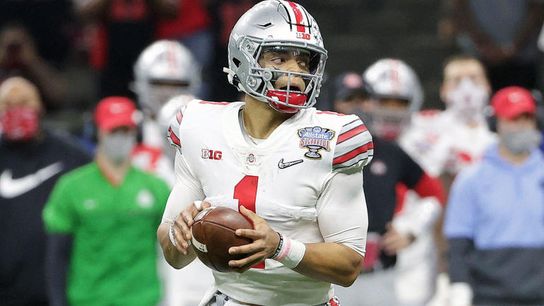 VIDEO - Coach Tomlin Talks To Justin Fields (Steelers News)