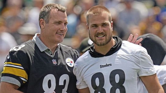 Steelers tight end Pat Freiermuth with legend Heath Milelr