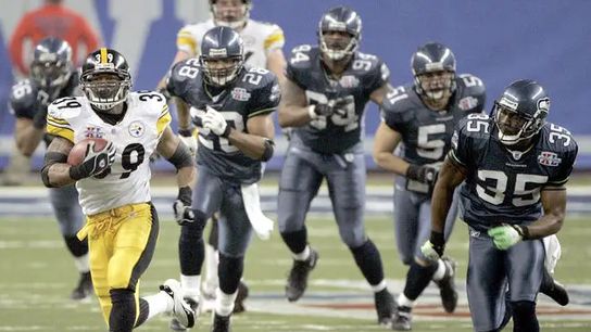 Willie Parker sets the record for longest rush in Super Bowl history / PHOTO BEAVER TIMES
Willie Parker sets the record for longest rush in Super Bowl history / PHOTO BEAVER TIMES