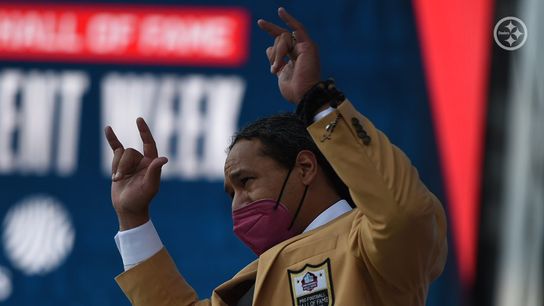 WATCH - Steelers S Troy Polamalu Receives Gold Jacket (NFL News)