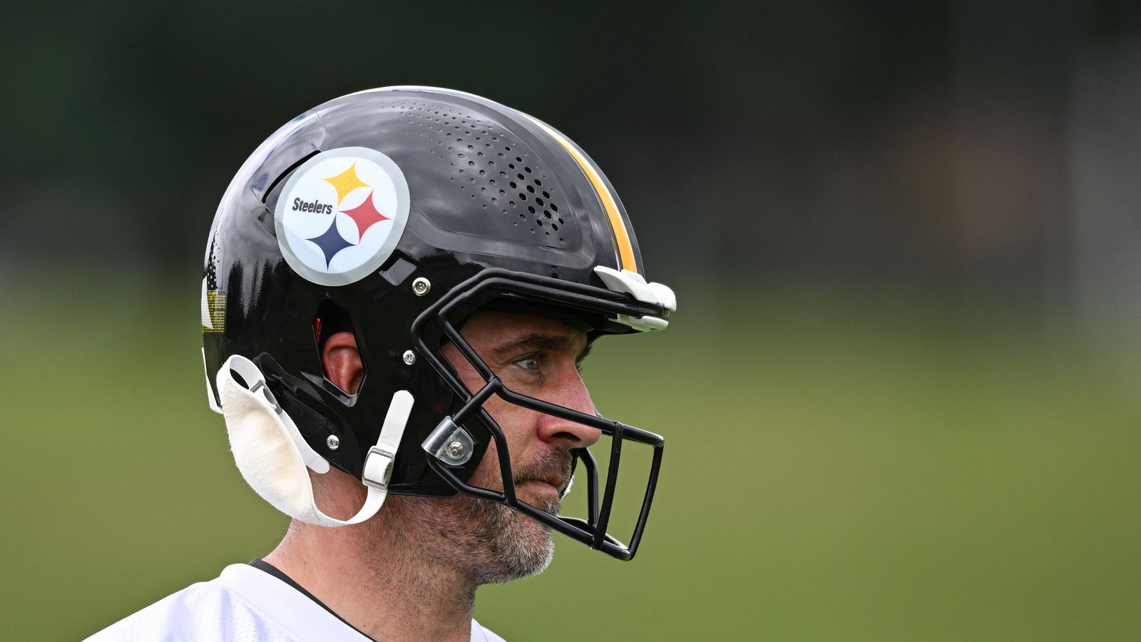 NFL Defensive Coordinator Comes After Steelers' Aaron Rodgers For Completely Losing His "Magic" (Steelers News). Photo by Barry Reeger / Imagn Images