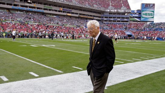 "No Way": Legendary NFL Writer Thinks Steelers Great Dan Rooney Would Disapprove Of Mike McCarthy Hire. Photo by Amy Sancetta / Associated Press