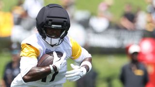 Steelers Rookie Germie Bernard Has An Aaron Rodgers Problem That Is Not Looking Good (Steelers News). Photo by Charles LeClaire / Imagn Images