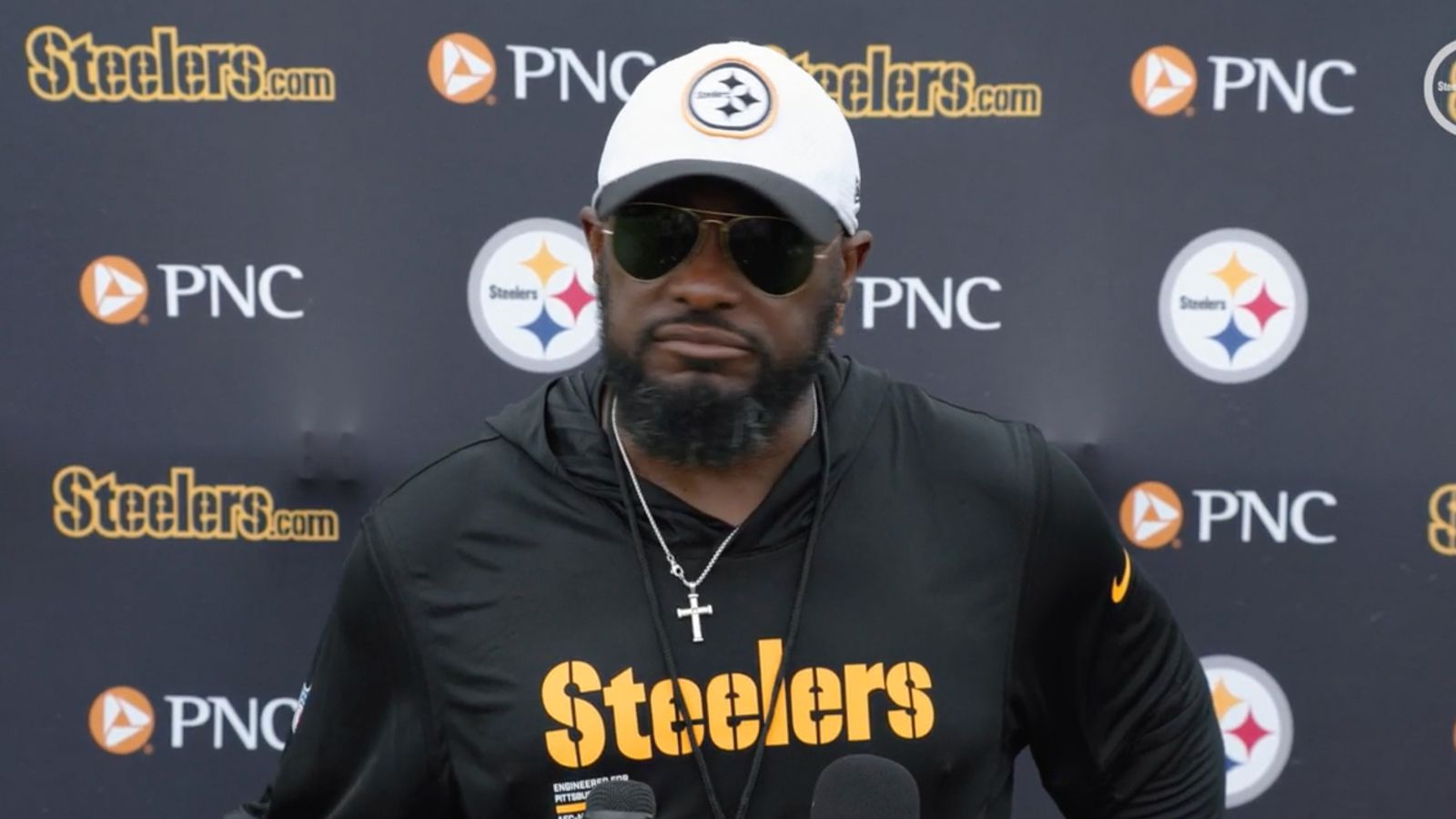 Steelers' Mike Tomlin Has Interesting Admission About Aaron Rodgers' Current Comfort Level