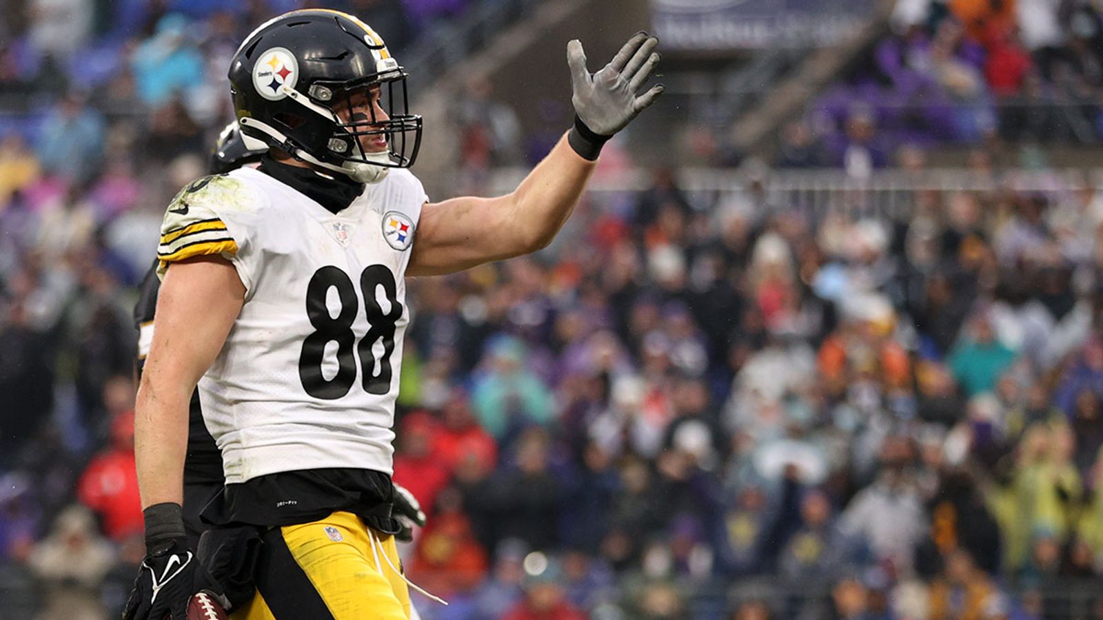 Steelers Insider Drops Bombshell That Links Aaron Rodgers To Pat Freiermuth Being Ignored In 2025 (Steelers News). Photo by Patrick Smith / Getty Images