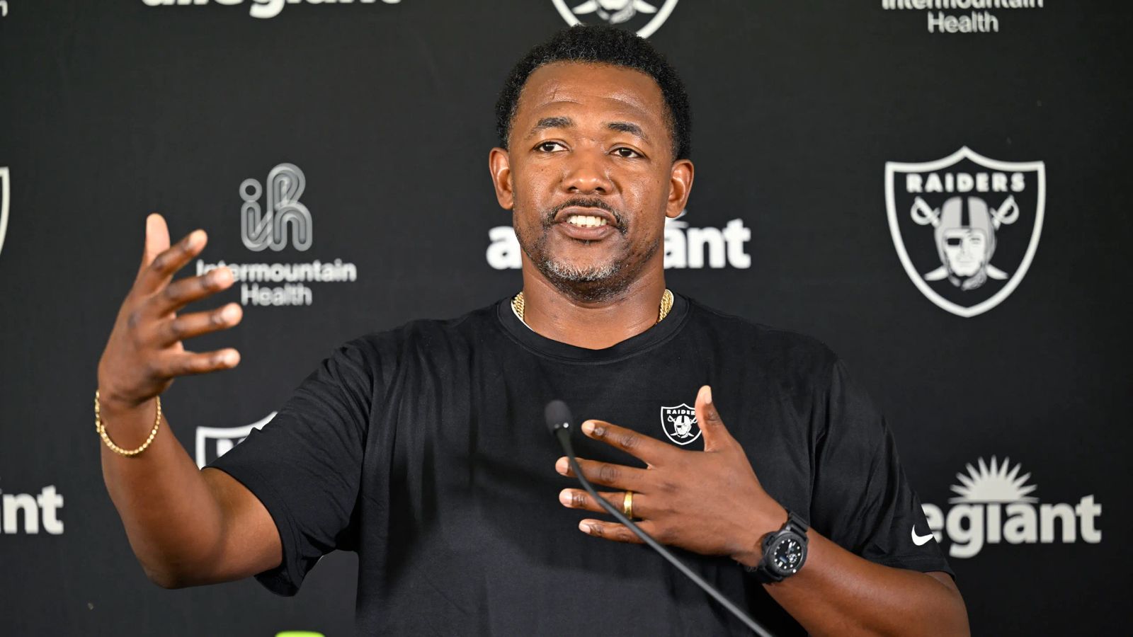 Report Suggests Steelers Are Planning On Re-Signing Two Key Defenders (Steelers News). Photo by AP Photo /John McCoy