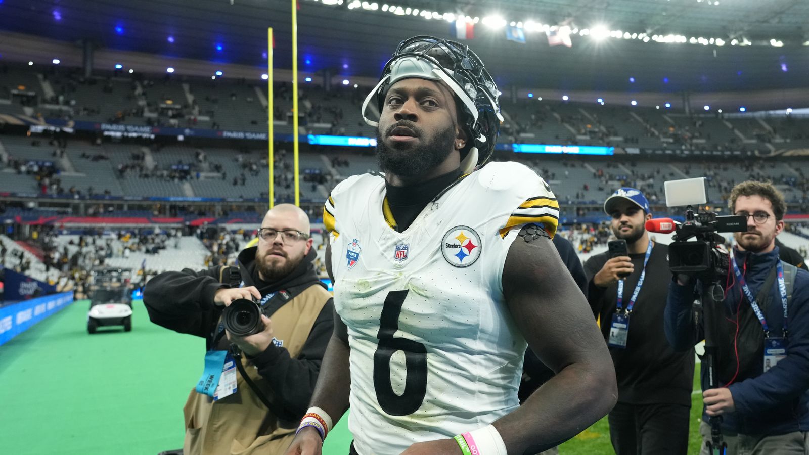 ESPN Suddenly Labels Steelers' Patrick Queen As Trade Deadline Target For Cowboys And Bills (Steelers News). Photo by Kirby Lee / Imagn Images