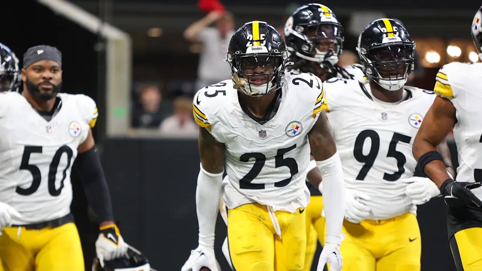 Steelers' DeShon Elliott Reveals He Apologized To Aaron Rodgers Behind The Scenes (Steelers News). Photo by Brett Davis-Imagn Images