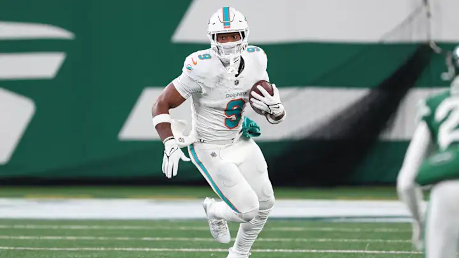 Steelers' Jonnu Smith Expected To Play Essential Role In 2025: "Swiss Army Knife Type Of Weapon" (Steelers News). Photo by Vincent Carchietta / Imagn Images