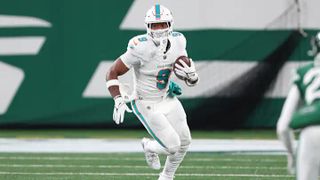 Steelers' Jonnu Smith Expected To Play Essential Role In 2025: "Swiss Army Knife Type Of Weapon" (Steelers News). Photo by Vincent Carchietta / Imagn Images