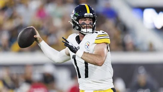 Steelers' Skylar Thompson Detailed His Relationship With Aaron Rodgers And How He's Affected Pittsburgh's Entire QB Room. Photo by Morgan Tencza / Imagn Images