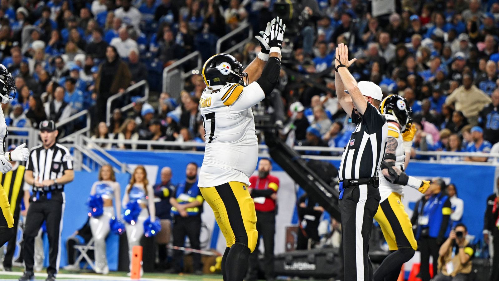 Steelers' Cameron Heyward Wants The NFL To Stop Letting Silly Flags Decide Games (Steelers News). Photo by Lon Horwedel / Imagn Images