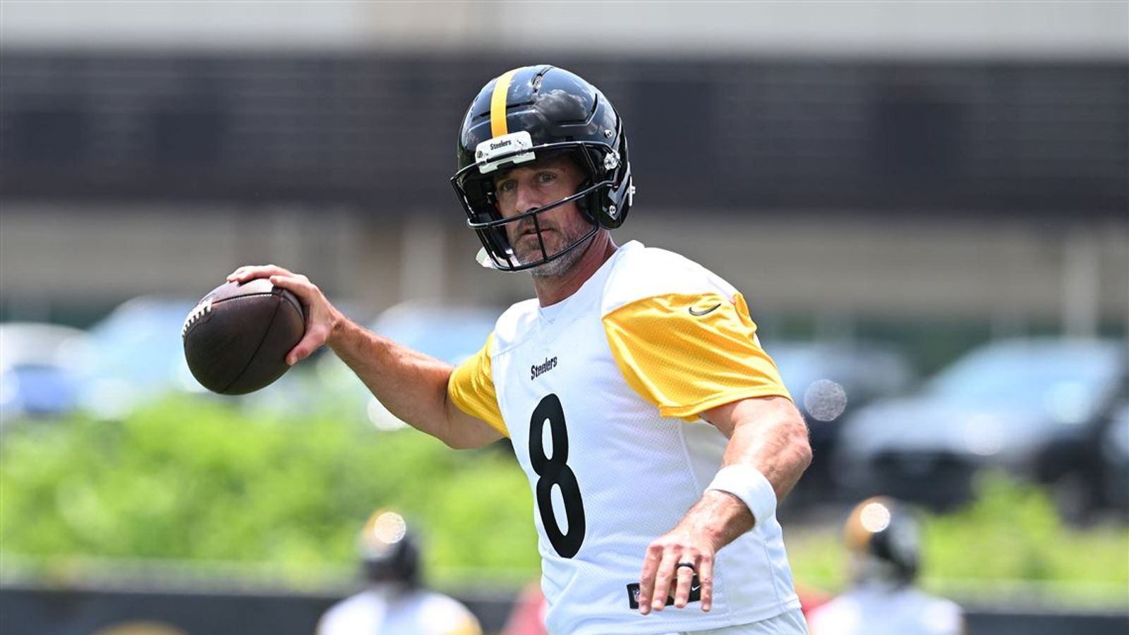 Steelers' Aaron Rodgers Receives Immense Praise From Key Offensive Teammate: "Still Has All The Juice" (Steelers News). Photo by Sebastian Foltz / Post-Gazette