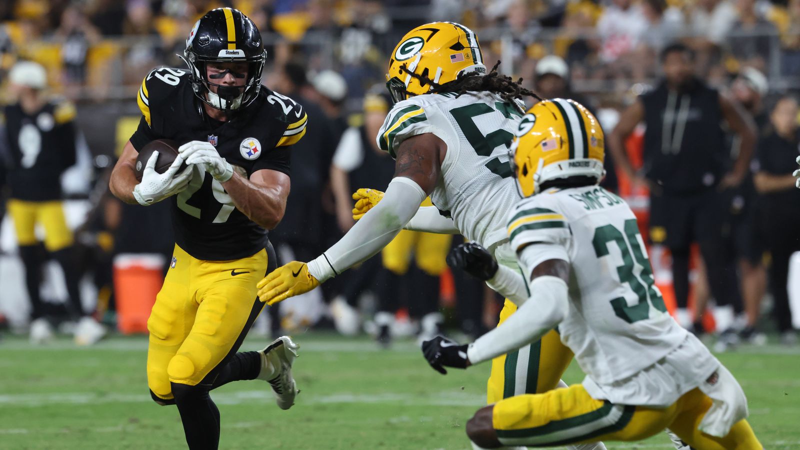 Steelers Insider Floats Unexpected Eli Heidenreich Move Amid WR Crisis (Steelers News). Photo by Charles LeClaire / Imagn Images