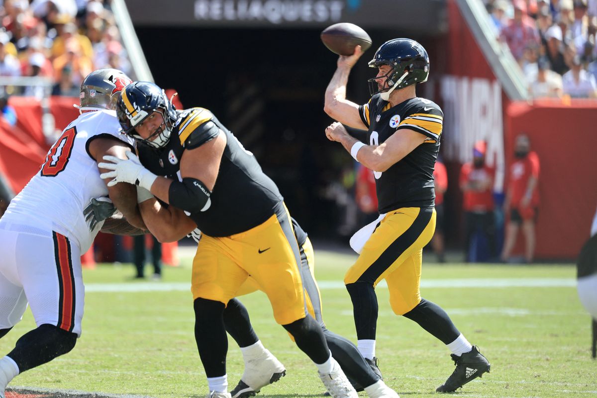 Steelers' Aaron Rodgers Steelers' Aaron Rodgers