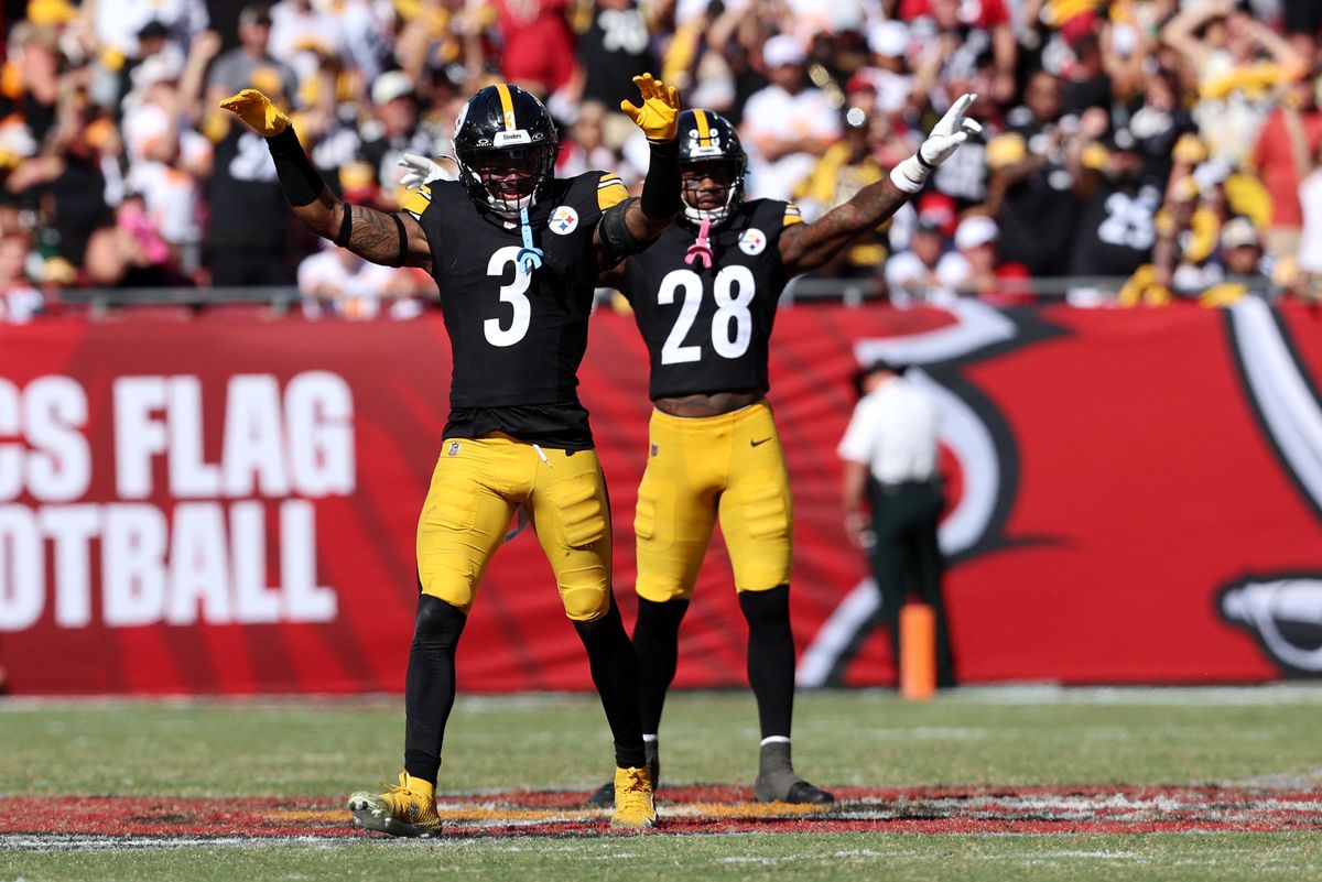 Steelers' Robert Spears-Jennings Jaquan Brisker Steelers' Robert Spears-Jennings Jaquan Brisker