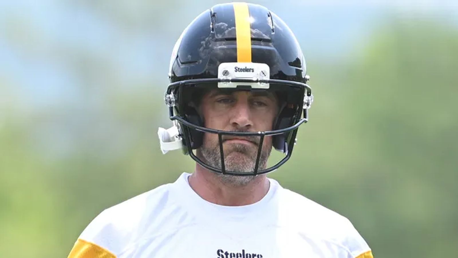 Steelers Fans Frustrated As Aaron Rodgers Sits Out Team Drills At Minicamp (Steelers News). Photo by Milwaukee Journal Sentinel