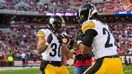 Steelers' Jaylen Warren and Najee Harris during a regular season game against the Cleveland Browns Steelers' Jaylen Warren