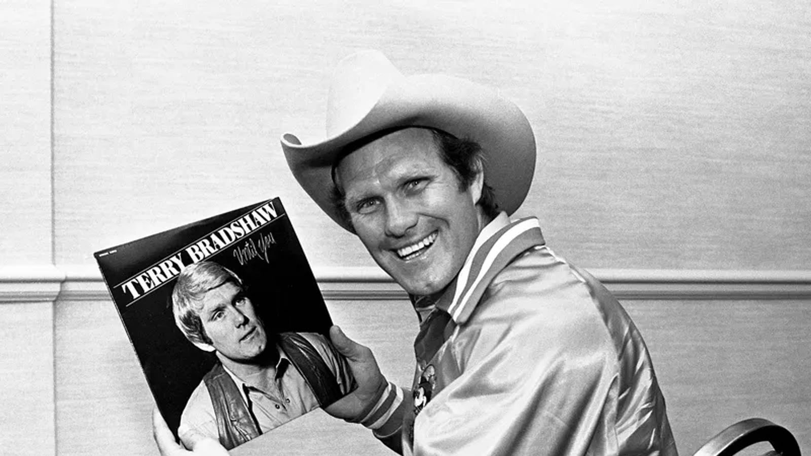 NFL Legend John Elway Blasts Steelers Great Terry Bradshaw: "Way Down On My List"  (Steelers News). Photo by Gerald Holly / The Tennessean, Nashville Tennessean via Imagn Content Services, LLC