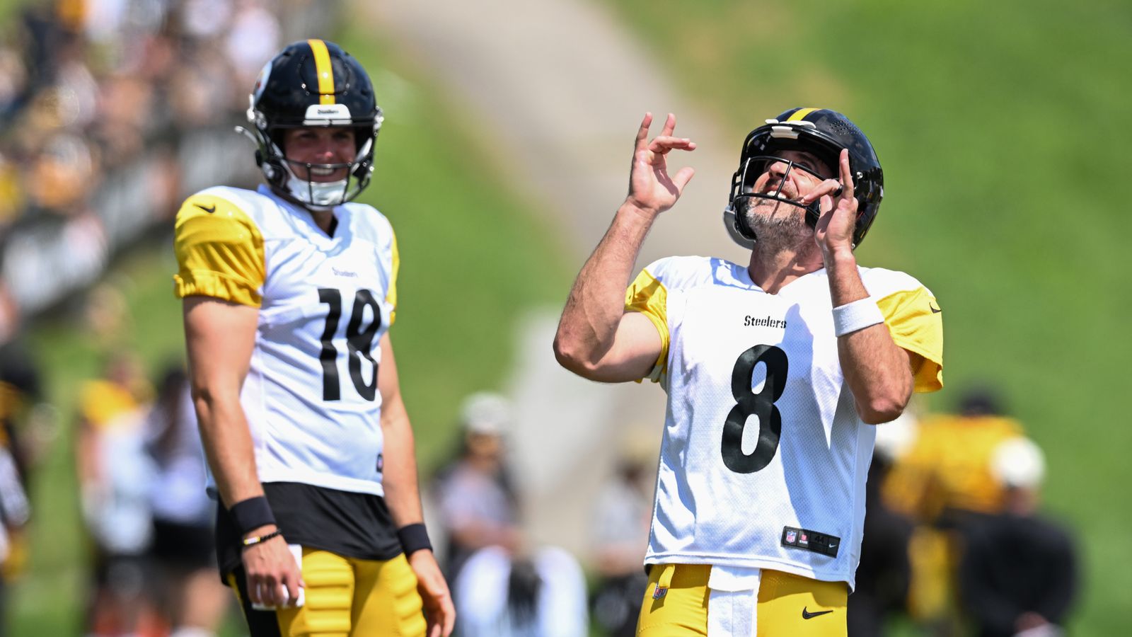 Steelers' Aaron Rodgers Admits He Is Giving Defenders Secrets To Stop Him (Steelers News). Photo by Barry Reeger / Imagn Images