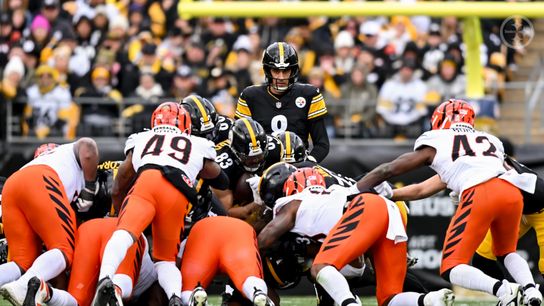 Steelers Fans Receive Big Update On Aaron Rodgers Hours After His Injury. Photo by Karl Roser / Pittsburgh Steelers