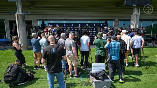 "What The H*** Are We Talking About?": Steelers Respond To Aaron Rodgers' Big Critics. Photo by Karl Roser / Pittsburgh Steelers