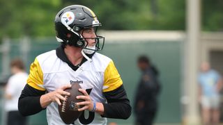 Pat Freiermuth Roasts Steelers' Rookie QB Drew Allar After Undeniable Error (Steelers News). Photo by Charles LeClaire / Imagn Images