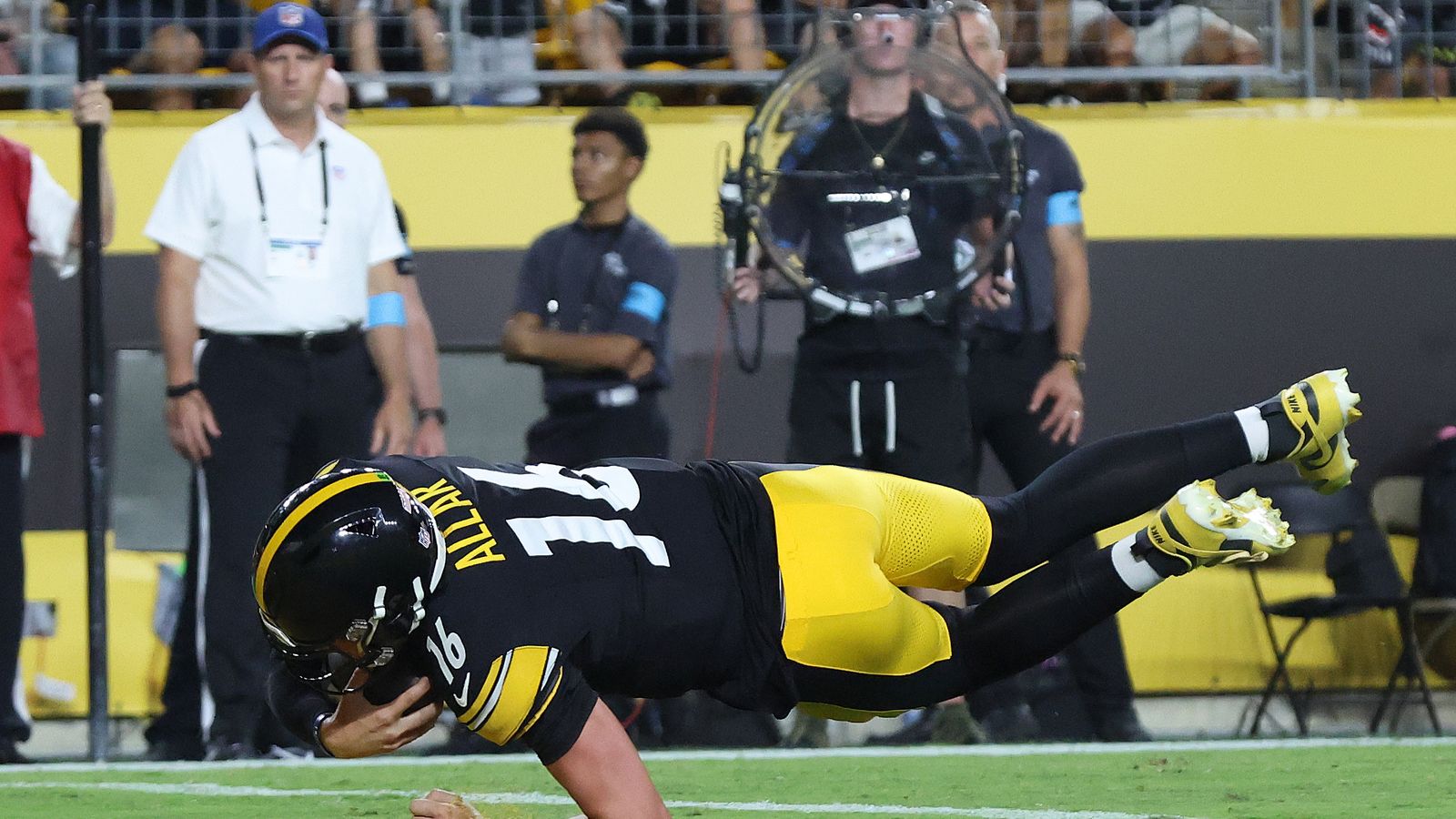 Steelers' Mike McCarthy Calls Drew Allar's Forgotten Play "Priceless" After Critical Response (Steelers News). Photo by Charles LeClaire / Imagn Images