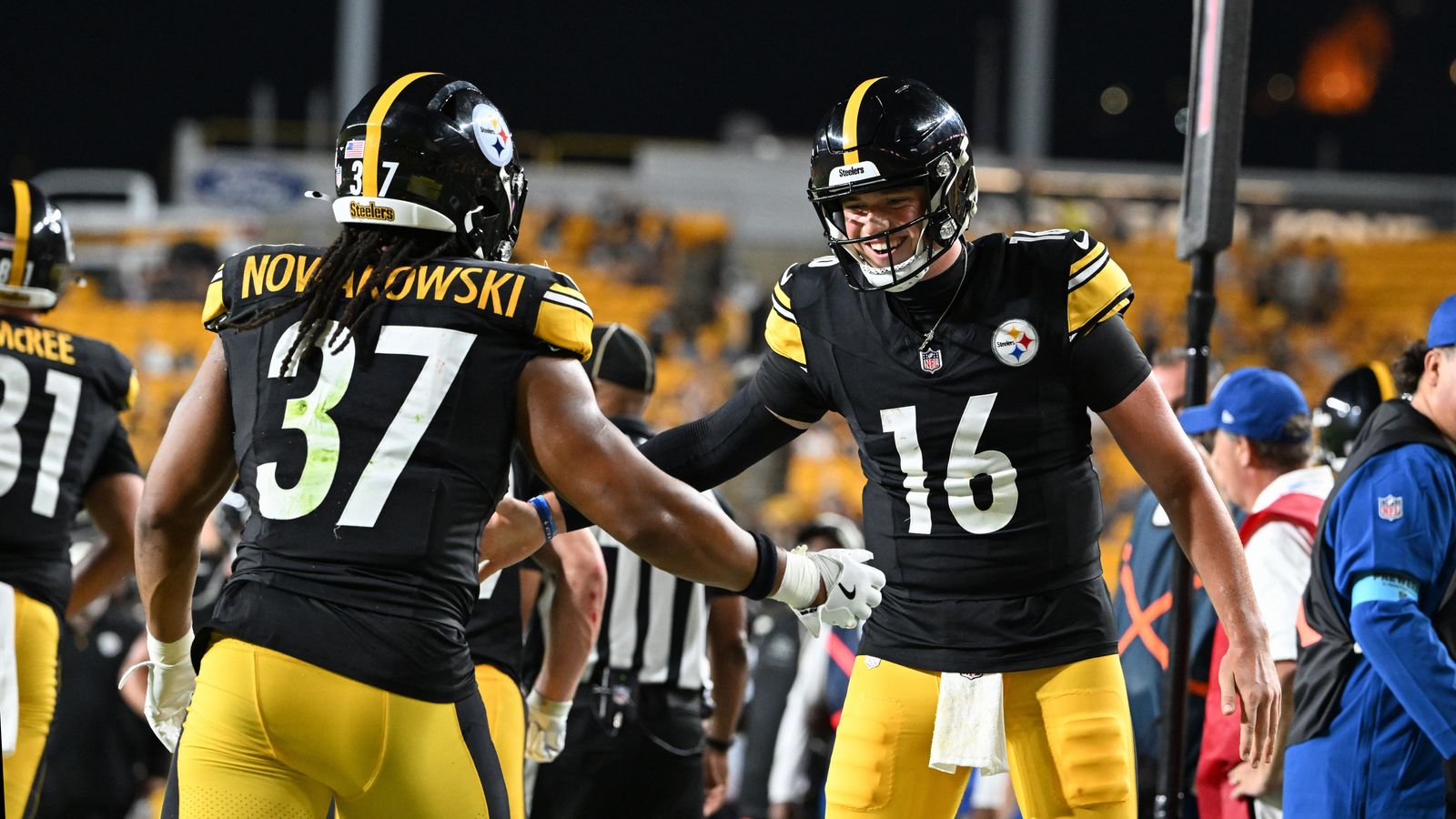 Steelers Forced Into Mysterious Last-Minute Changes Before Mike McCarthy’s First Win With Pittsburgh (Steelers News). Photo by Barry Reeger / Imagn Images