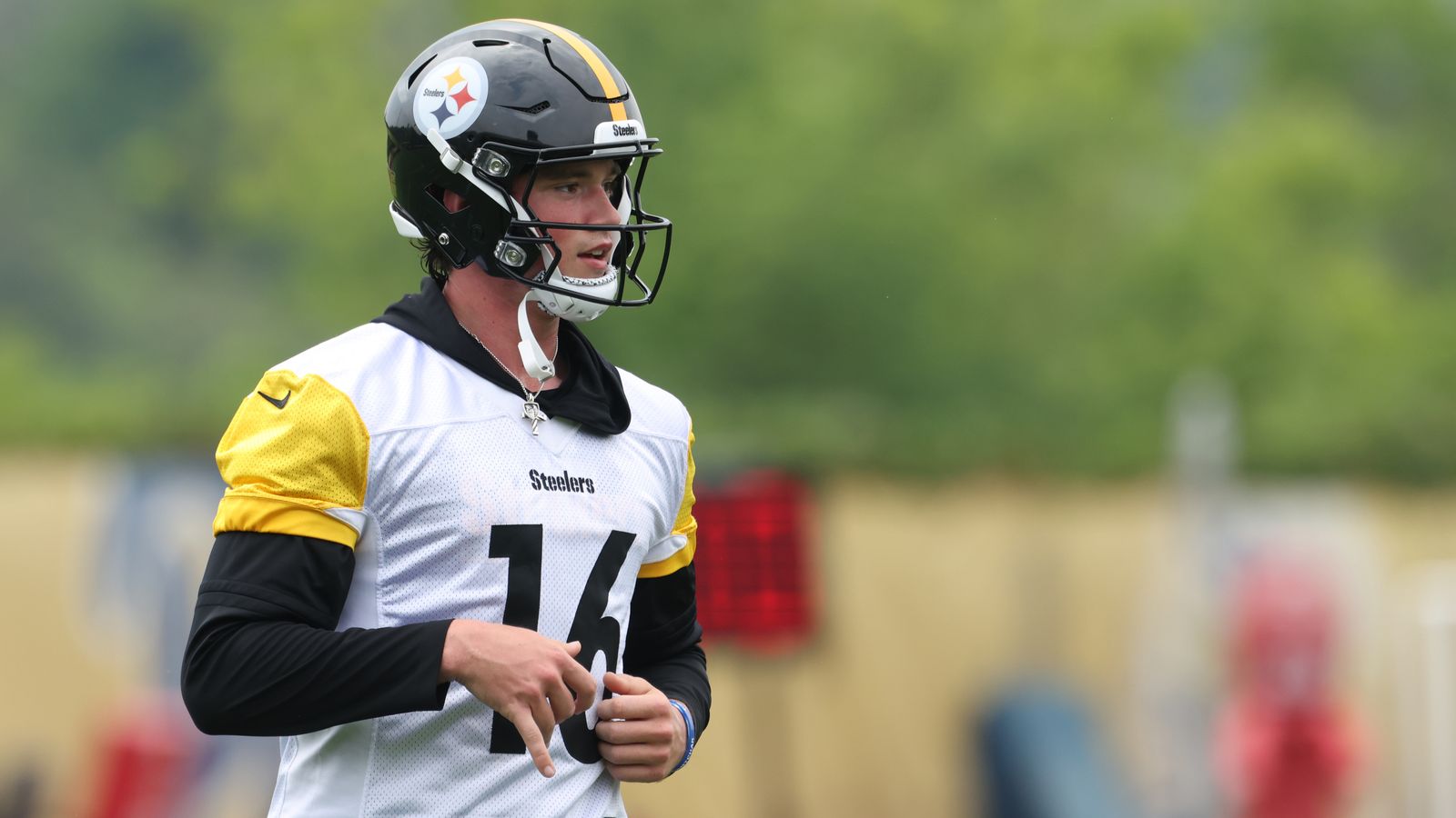 Steelers' Drew Allar Just Made A Rough First Impression During Training Camp (Steelers News). Photo by Charles LeClaire / Imagn Images
