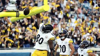 Steelers' Mike McCarthy May Try Aggressive Formation To Ignite Offense (Steelers News). Photo by Pittsburgh Post-Gazette / AP Photo
