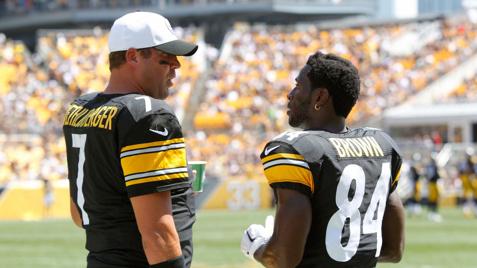 "Ben Roethlisberger, Who They've Basically Babied": LeSean McCoy Wants Steelers Fans To Hear The Truth On Antonio Brown (Steelers News). Photo by Charles LeClaire / Imagn Images