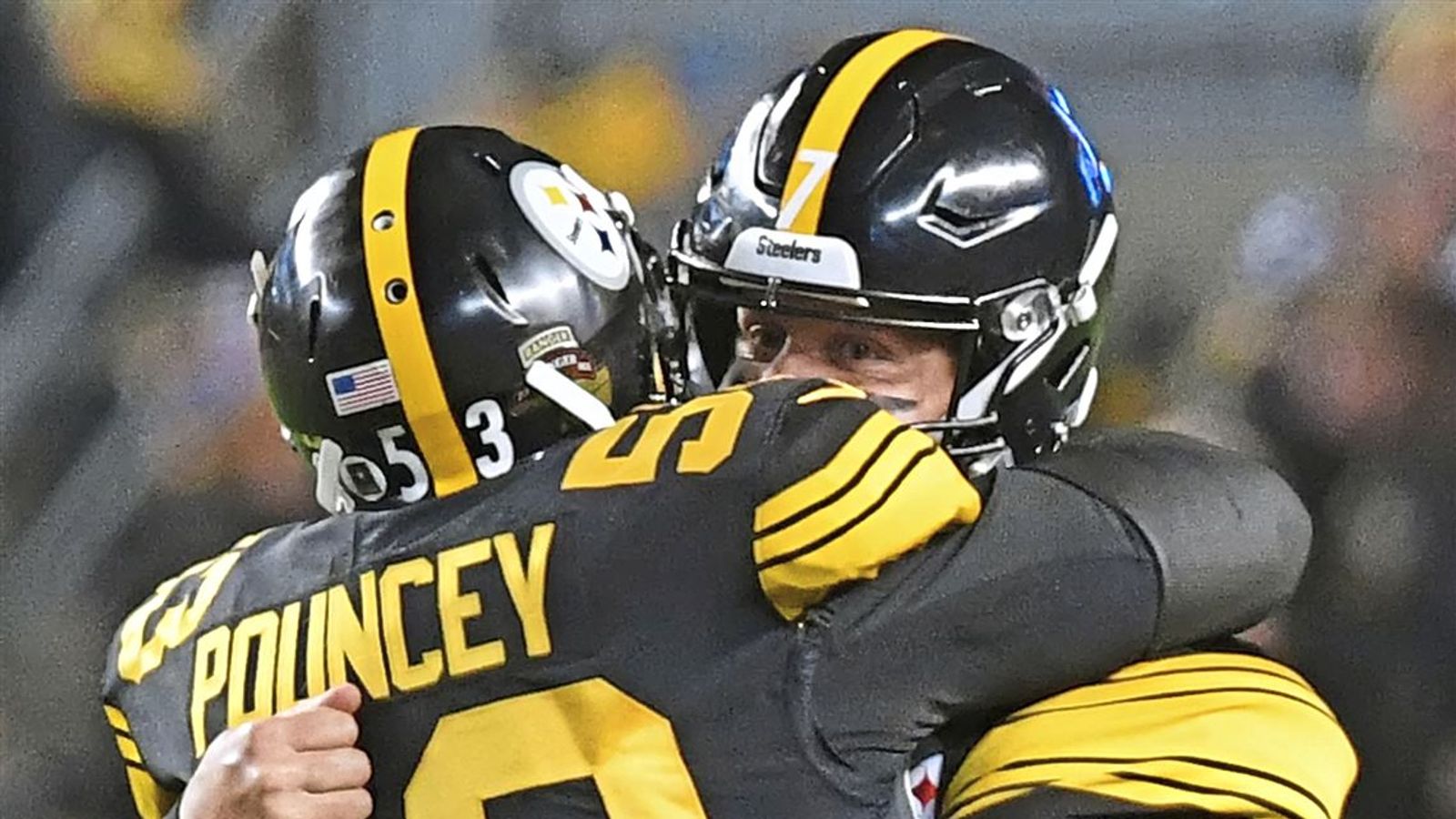 "F*** You": Steelers' Maurkice Pouncey Sends Direct Message To Ben Roethlisberger Haters (Steelers News). Photo by Peter Diana / Post-Gazette