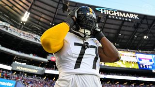Broderick Jones Detailed Exactly How He’s Helping Steelers Rookie Max Iheanachor (Steelers News). Photo by Jordan Perez / Pittsburgh Steelers