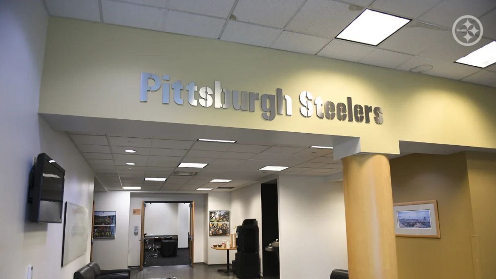 Steelers' Chances Of Drafting Popular QB Prospect In First Round Comes Down To 1 Person: "Has To Be On Board" (Steelers News). Photo by Pittsburgh Post-Gazette / Associated Press