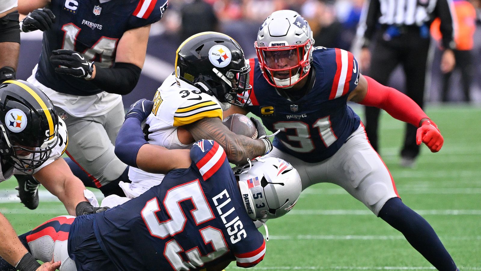 Jaylen Warren's Alarming Camp Worry Comes Back To Haunt Steelers (Steelers News). Photo by Eric Canha / Imagn Images