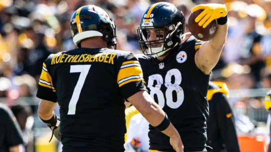Steelers' Ben Roethlisberger celebrates with tight end Pat Freiermuth after a score. Steelers' Ben Roethlisberger Pat Freiermuth