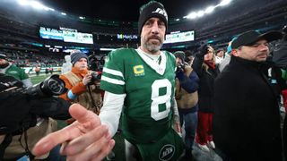 Steelers' Aaron Rodgers Still Right On Time After Waiting Game With Pittsburgh: "He's Not Really Behind" (Steelers News). Photo by Fox 5 DC