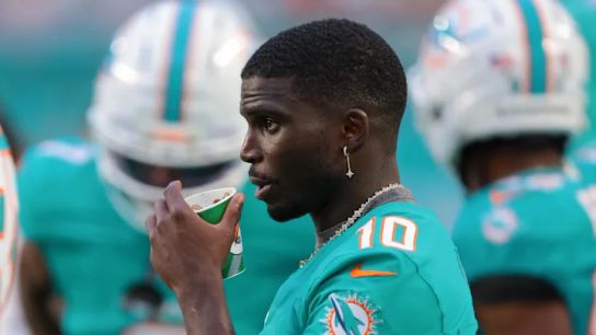 Omar Khan Watches As The Steelers' Big Secret About Signing Tyreek Hill Or Not Is Exposed (Steelers News)