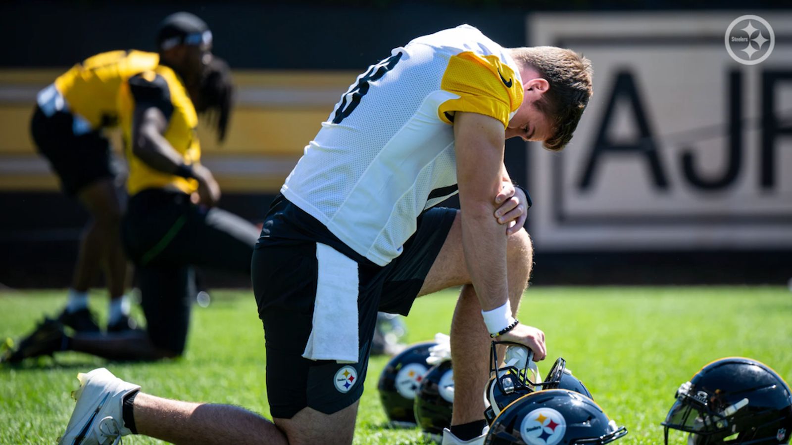 Steelers' Mason Rudolph And Drew Allar Get Hard Truth About Will Howard Being QB2 (Steelers News). Photo by Taylor Ollason / Pittsburgh Steelers