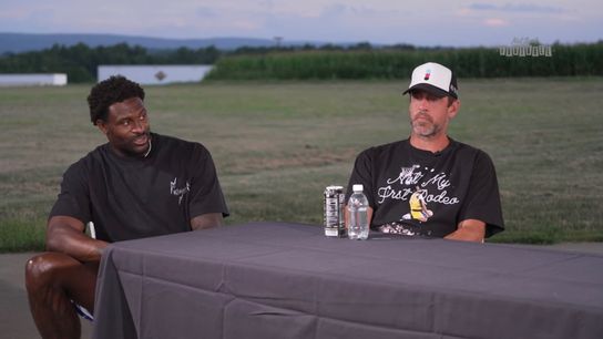 Steelers' Aaron Rodgers Calls Out Multiple Young Players Who Need To Improve Immediately: "Figure It Out". Photo by Not Just Football with Cam Heyward