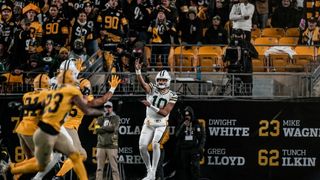Packers' Jordan Love Reveals How Easy It Was To Read The Steelersβ Defense In Week 8 (Steelers News). Photo by Evan Siegle / Pittsburgh Steelers