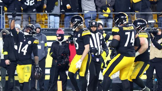 Steelers Now Lose RB Kenneth Gainwell To NFC South Foe  (Steelers News)