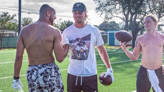 Steelers Fans Won't Love Kenny Pickett Talking Up A Much Scrutinized Receiver (Steelers News)