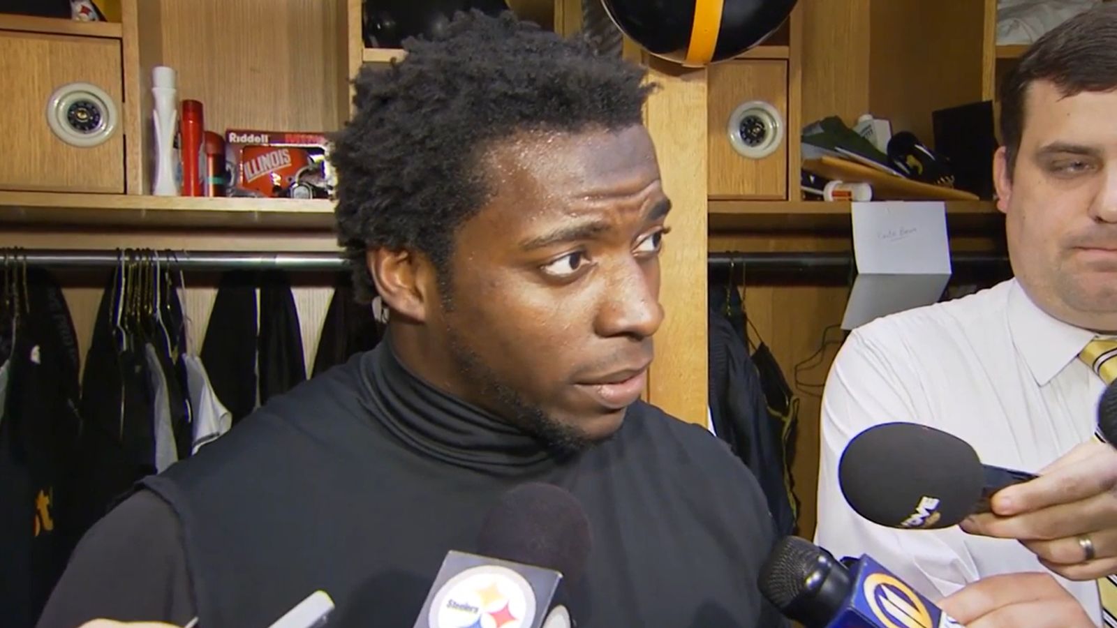 Steelers' Rashard Mendenhall Reveals The Misunderstood Truth Behind His Controversial Running Style (Steelers News). Photo by Steelers.com