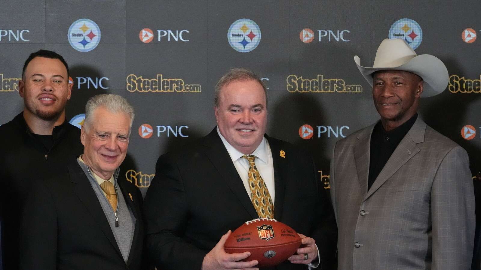 Steelers Have Untraditional Route To Fix Receiving Corps That Would Make Arthur Smith Extremely Jealous (Steelers News). Photo by Associated Press / Gene J. Puskar