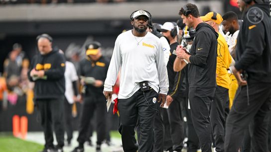 Steelers' Mike Tomlin's Indecisiveness At QB Is Seriously Hurting The Organization At The Trade Deadline (Steelers News)