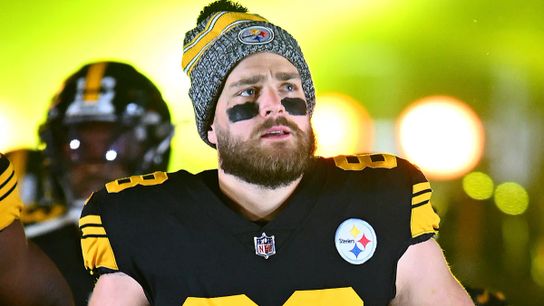 Steelers' Pat Freiermuth Delivers Awkward Take On Aaron Rodgers (Steelers News)
